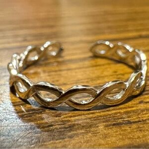 BendéLyon - 925 Sterling Silver. Hand-Made. Pinky Ring. Size: Adjustable (5-9)